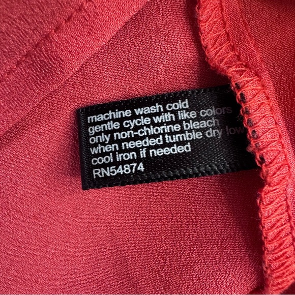 The Limited Red Capped Sleeve Blouse with Gold Clasp XS - Picture 2 of 10